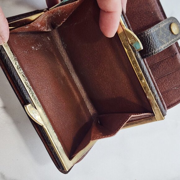 Vintage Louis Vuitton Hand Painted Red Roses Wallet - Picture 5 of 9